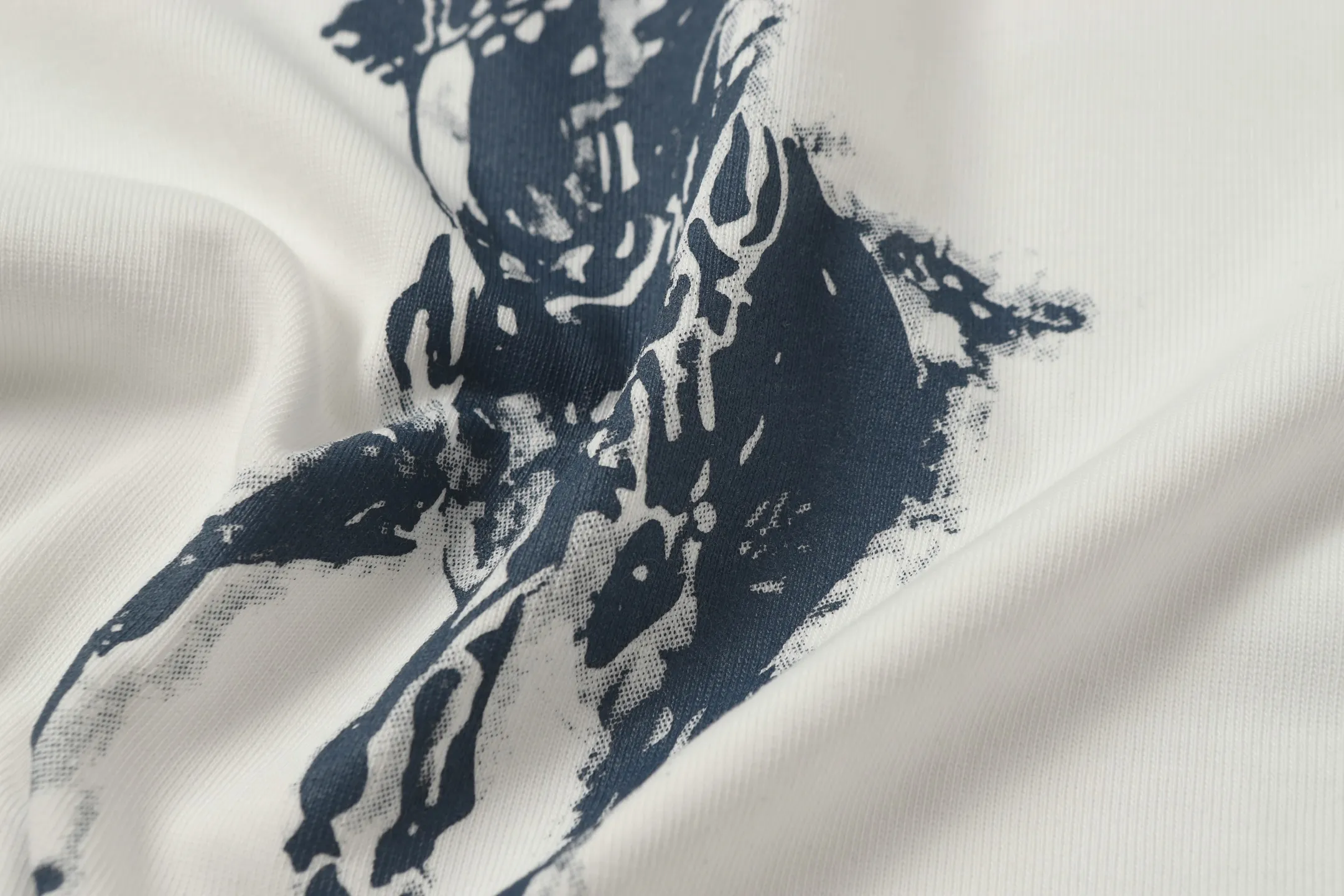 P130 Style number: A007 [Ralph Lauren classic classic printed round neck base ✅270g double yarn fabric, custom-woven and dyed threads ✅Original stickers Scan the QR code to enter the official website ✅Large version, loose and stylish, can wear up to 210 pounds Color: black, white, navy, dark gray, light gray Size: S-XL